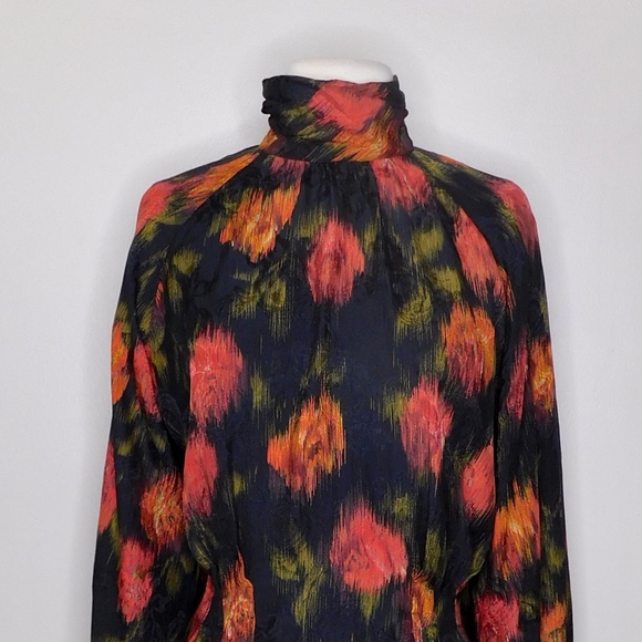 Elegant Black and Red Women's Blouse - Picture 3 of 10